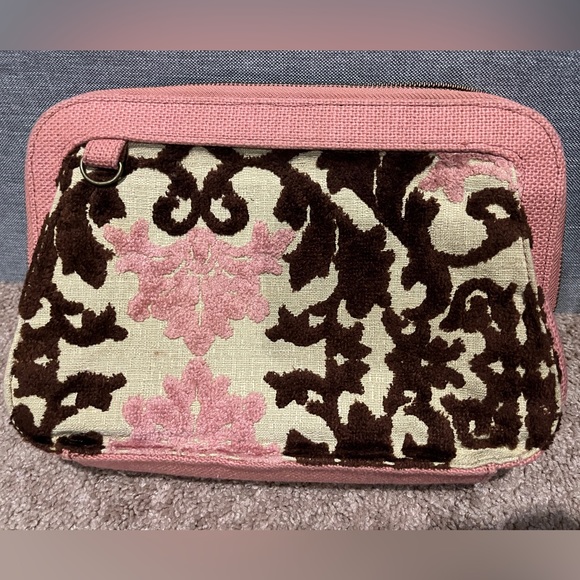 Cake By Petunia Clutch - Picture 4 of 4